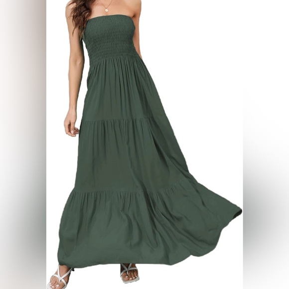 bold+ chic Dresses & Skirts - Elegant Green Strapless Maxi Dress S